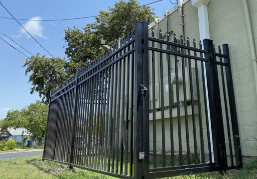Outdoor Aluminum Fence in Corpus Christi, Texas
