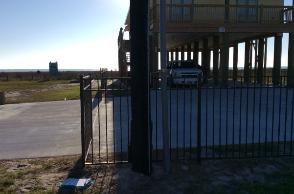Outdoor Aluminum Fence in Corpus Christi, Texas