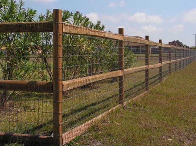 Wooden Ranch and Farm Fencing 