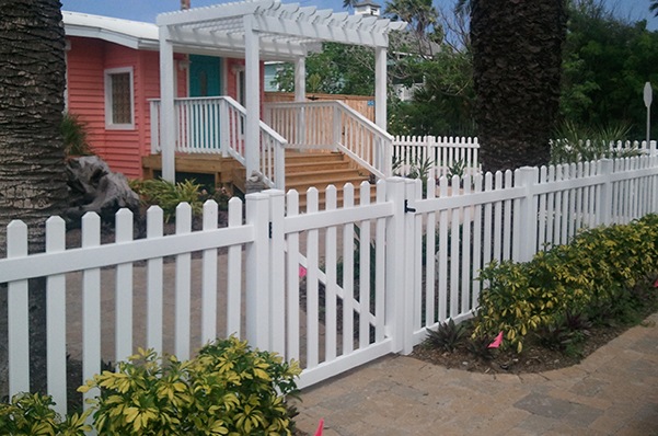 Outdoor pvc/vinyl fence